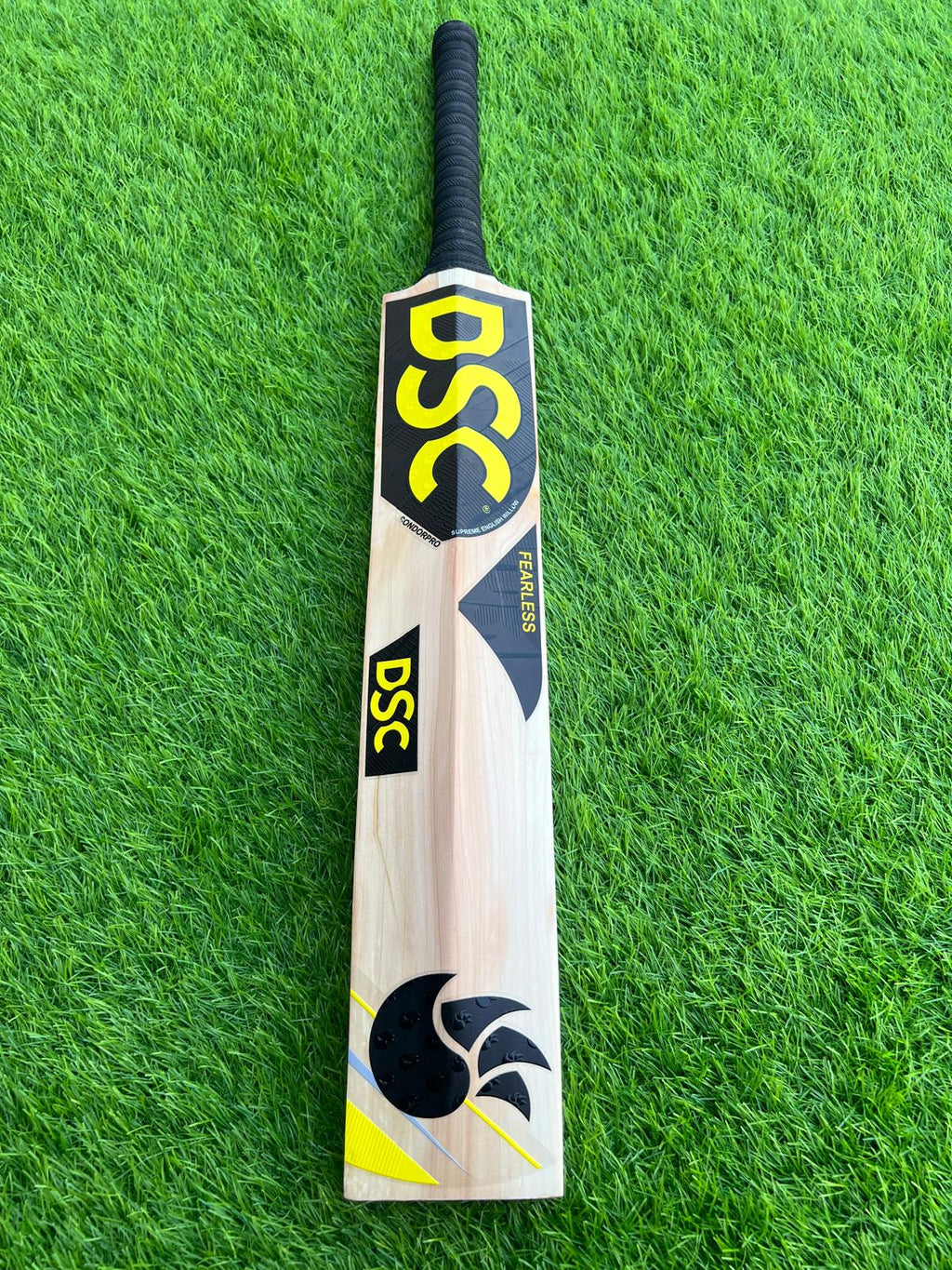 4180-DSC English Willow Cricket Bat – Built for Power & Precision