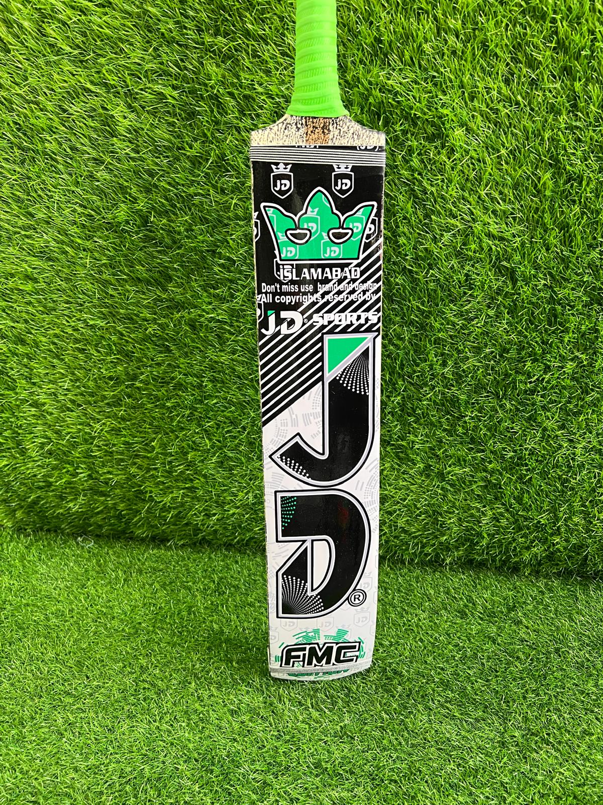 4067-JD Tennis Bat – All-Round Performance with Precision Control