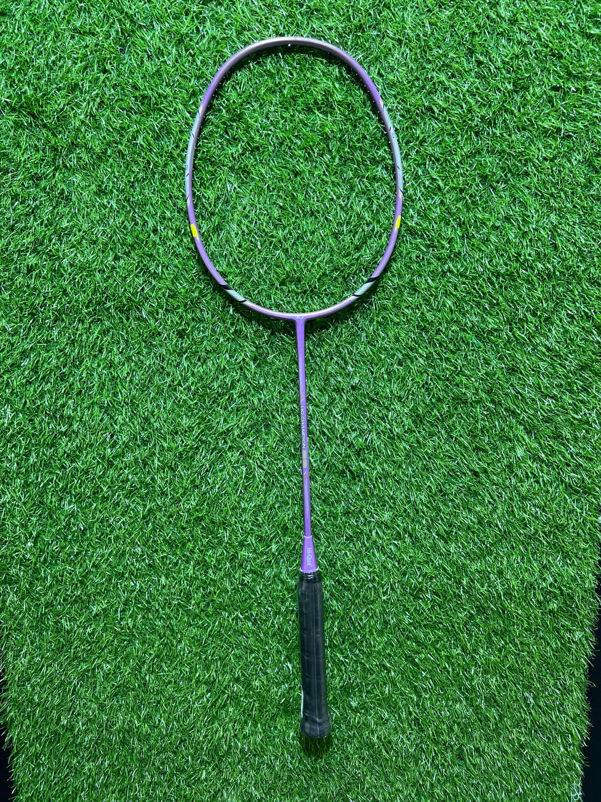 4478-Hi Qua -800 Badminton Racket – Lightweight 5U Carbon Frame, Head-Heavy Balance, G5 Grip