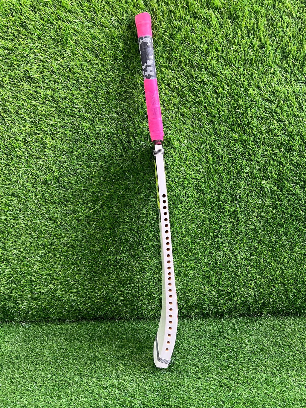 4052-AR Flick Tiger Tennis Bat – Agile Power & Precise Control