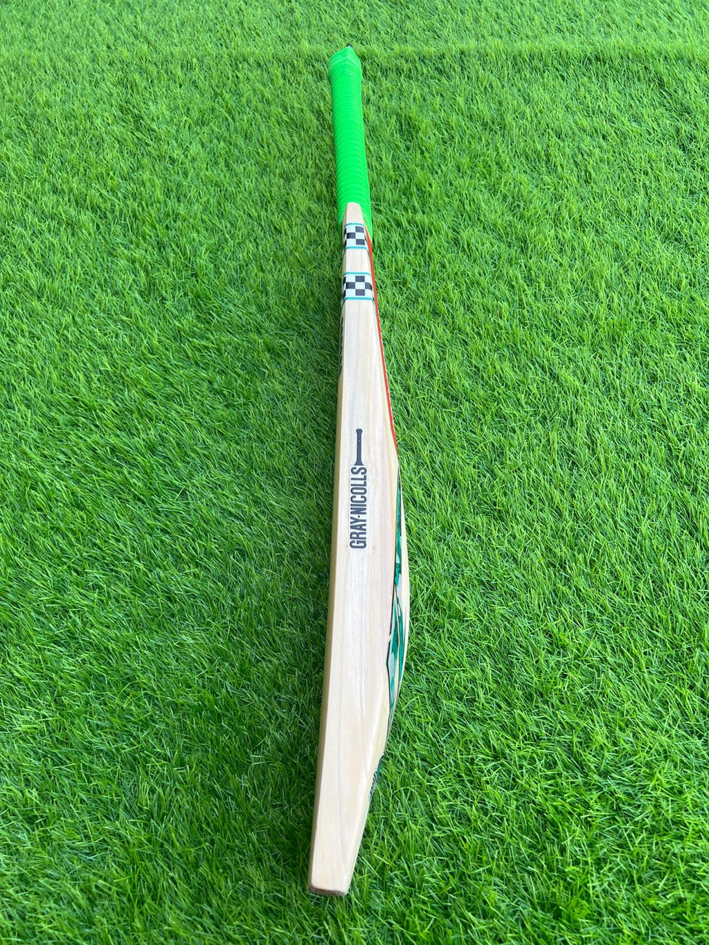 4175-Gray Nicolls English Willow Cricket Bat – Elite Grade for Serious Players