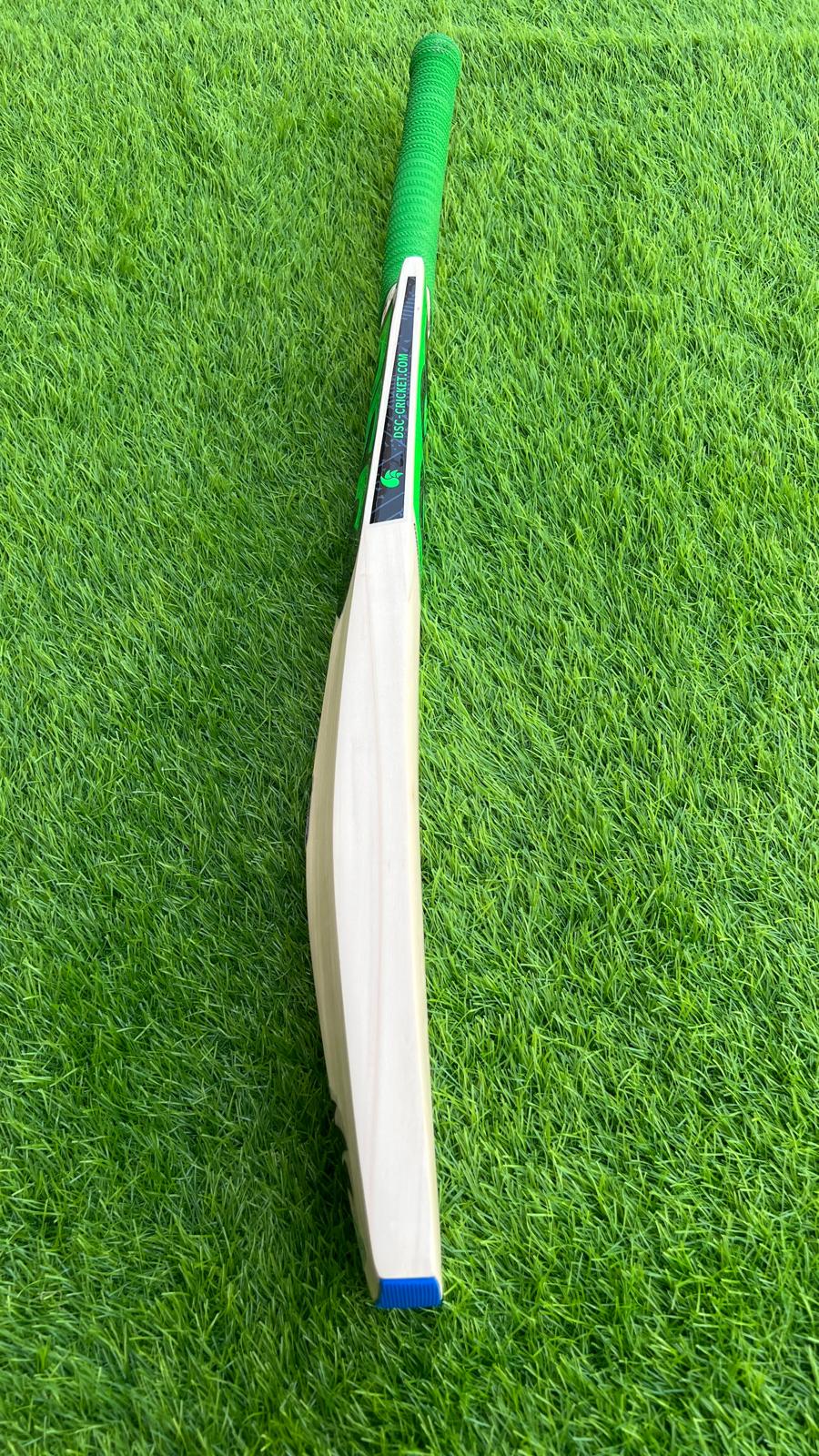 4246-DSC Kashmiri Willow Cricket Bat – Lightweight Power for Practice & Match Day