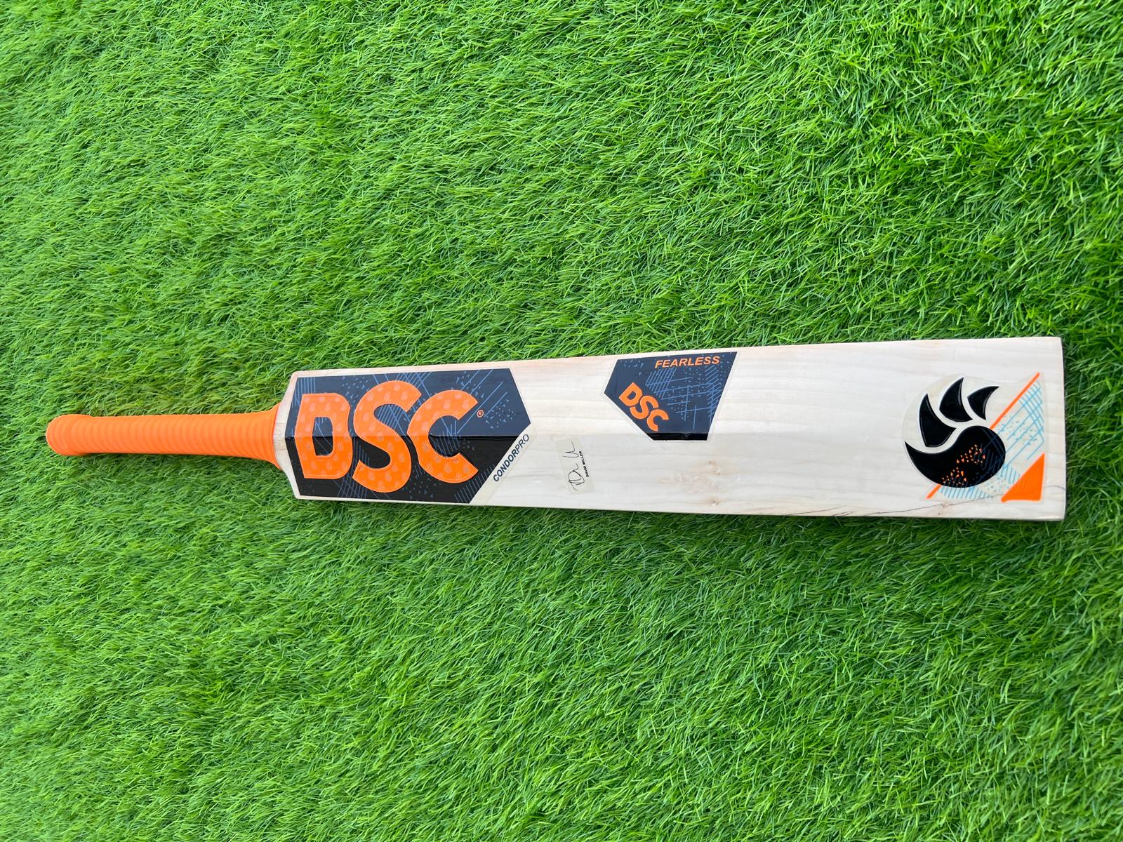 4188-DSC English Willow Cricket Bat – Power and Precision