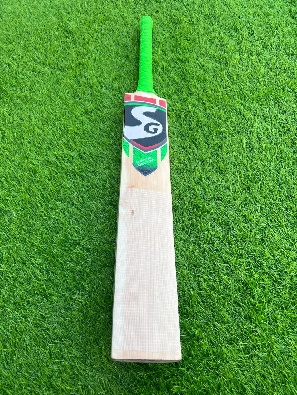 4195-SG English Willow Cricket Bat – Precision Meets Power