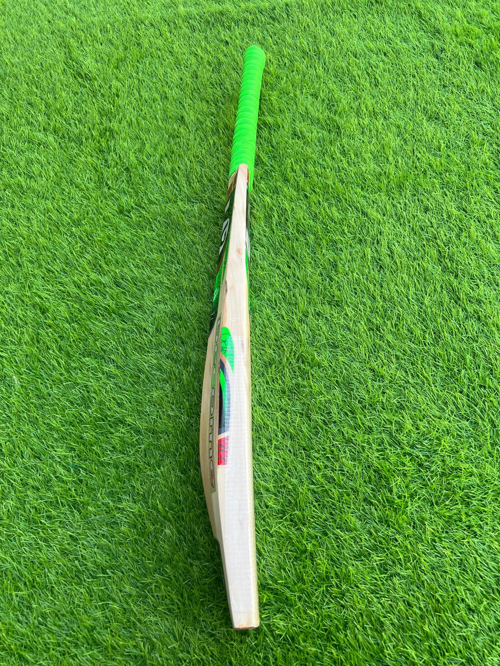 4195-SG English Willow Cricket Bat – Precision Meets Power