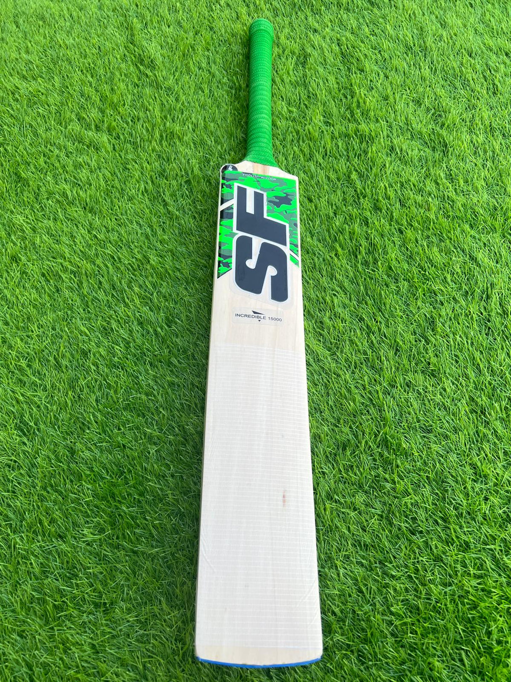 4249-SF Kashmiri Willow Cricket Bat – Perfect Balance of Power & Control for Aspiring Cricketers