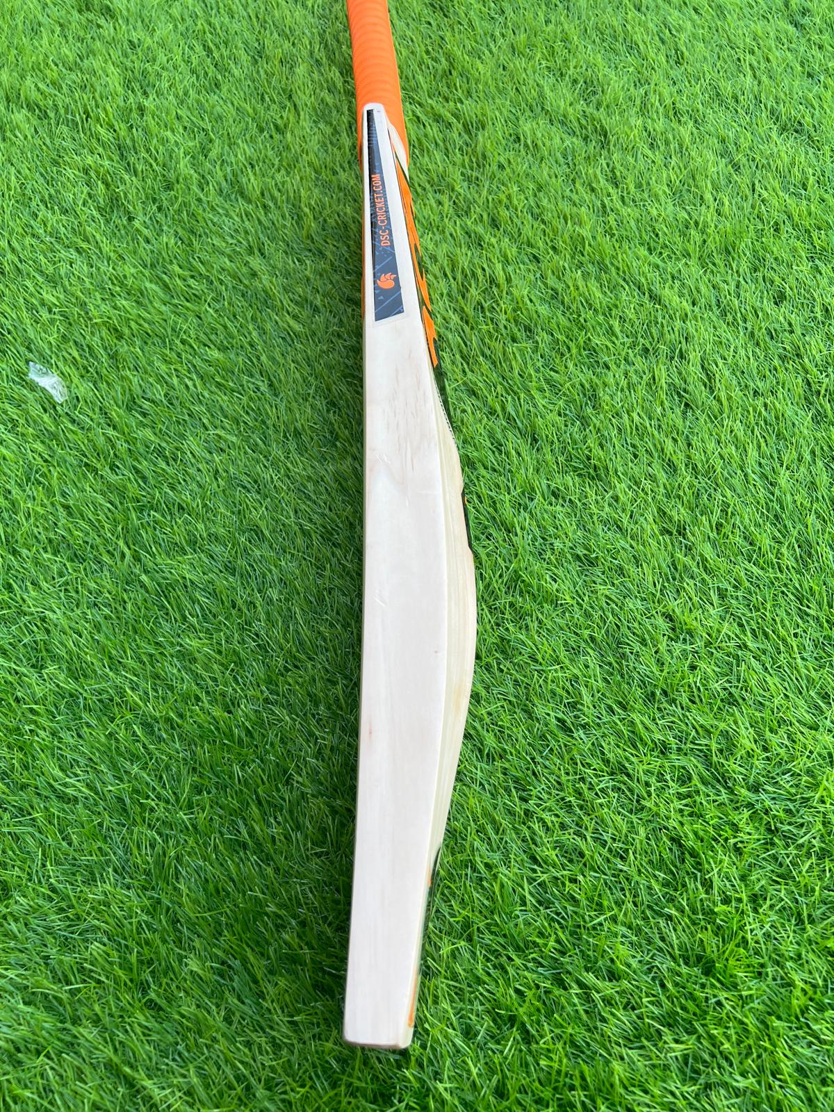 4180-DSC English Willow Cricket Bat – Built for Power & Precision