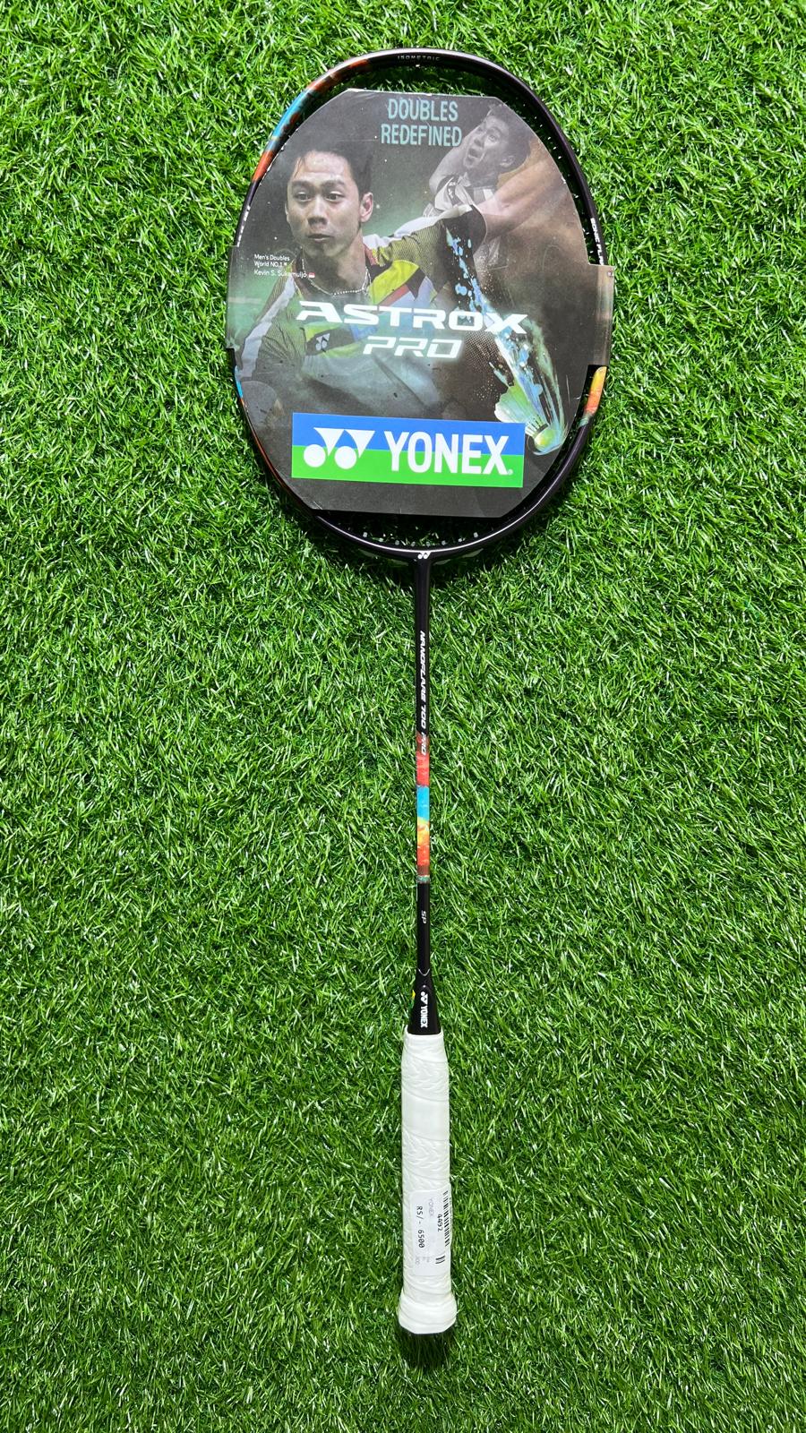 4492-Yonex Nanoflare 700 Pro Badminton Racket – Lightweight Speed Racket with Isometric Head, G5 Grip & Up to 30lbs Tension
