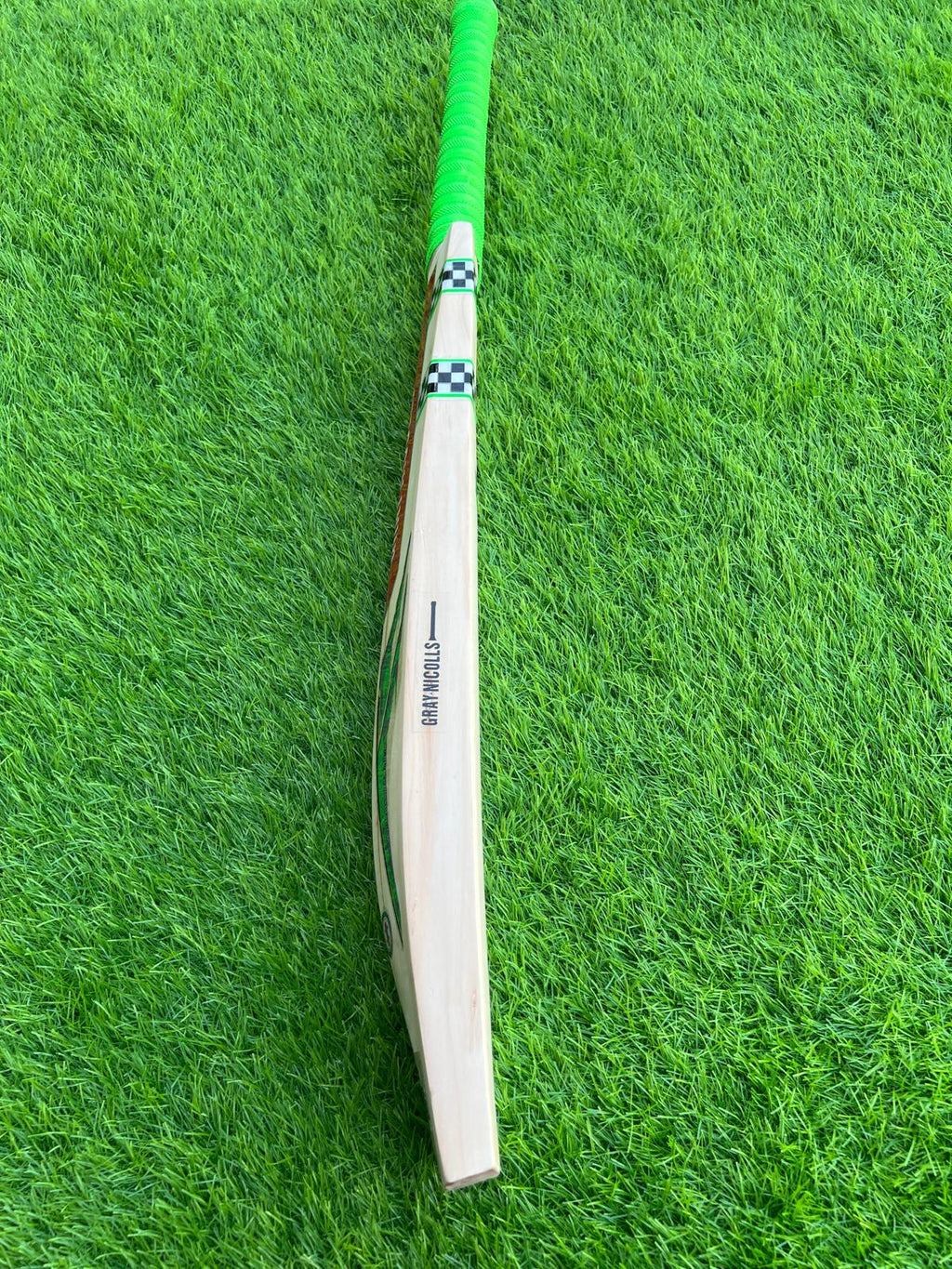 4179-Gray Nicolls English Willow Cricket Bat – Classic Performance