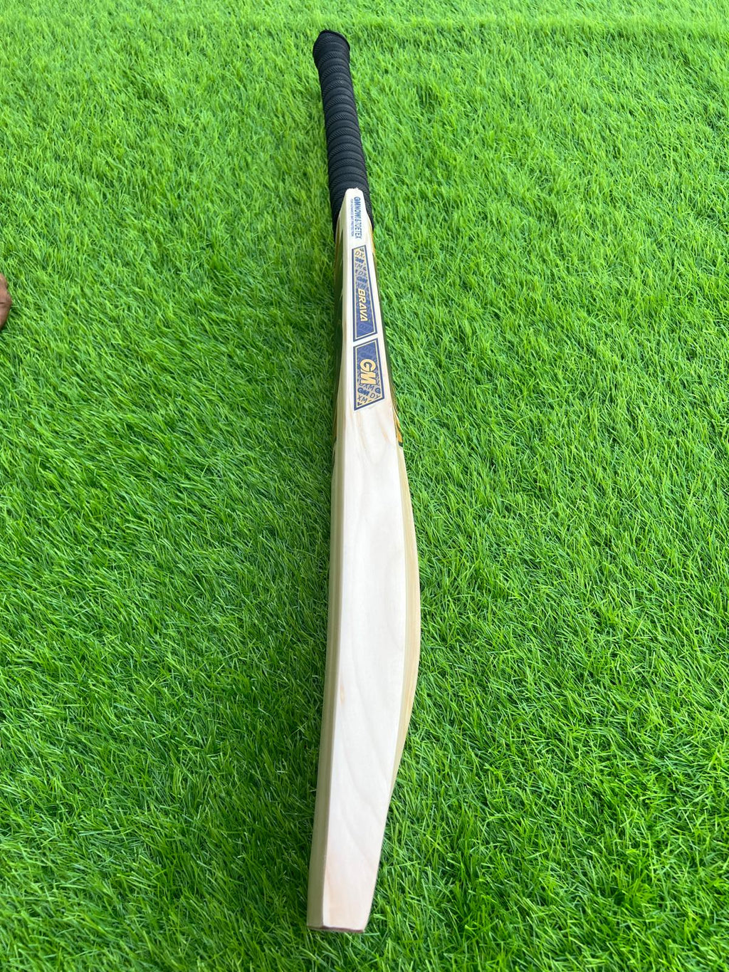 4172-GM English Willow Cricket Bat – Trusted Power & Precision