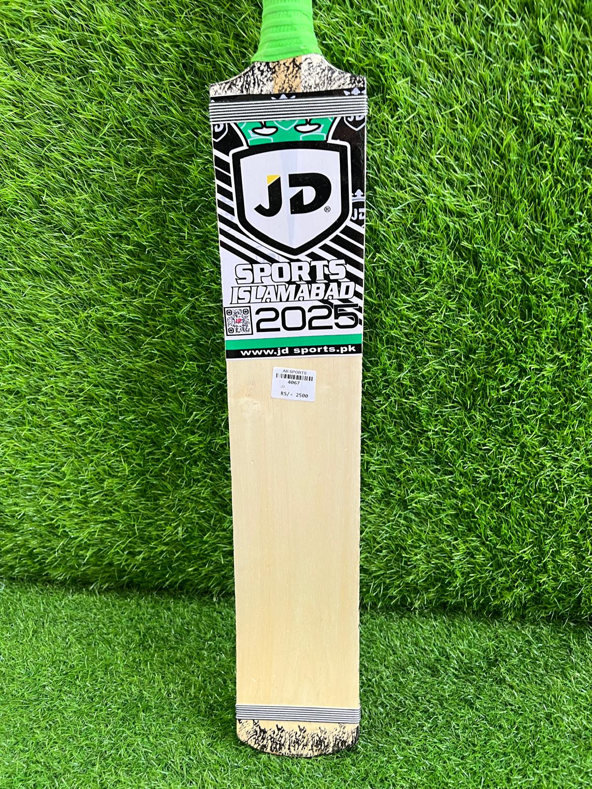 4067-JD Tennis Bat – All-Round Performance with Precision Control