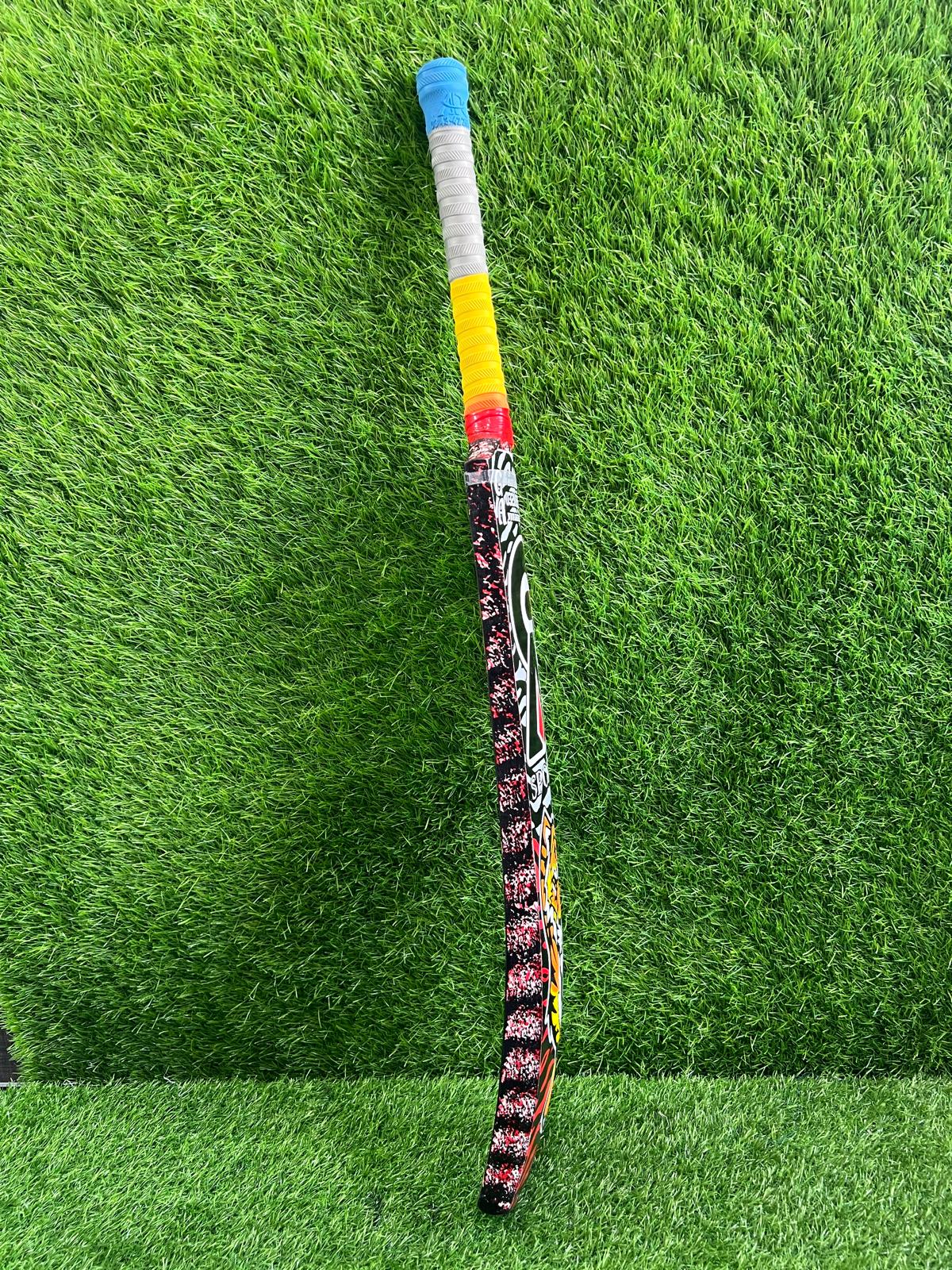 4008-GA TIGER Tennis Bat – Aggressive Power for Fierce Competitors