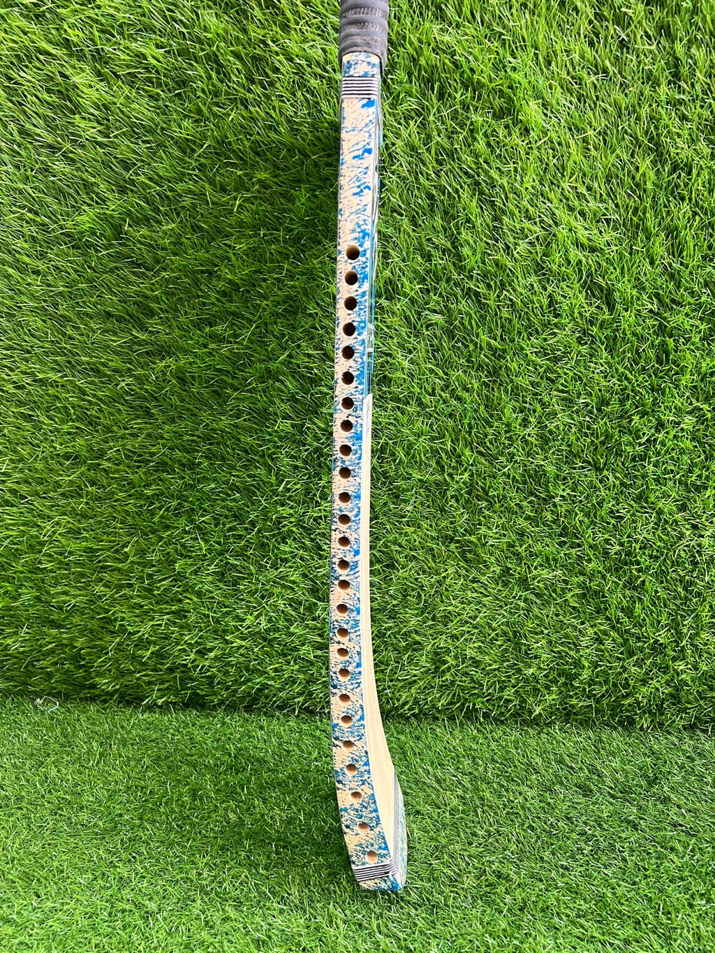 4065-SAKI Tennis Bat – Lightweight Precision & Power