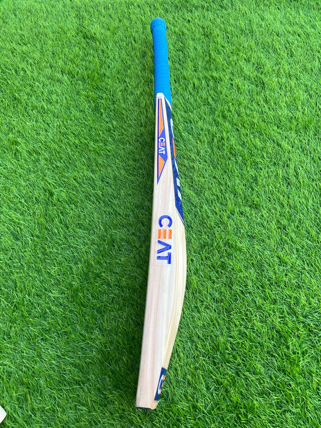 4185-CEAT English Willow Cricket Bat – Precision and Power