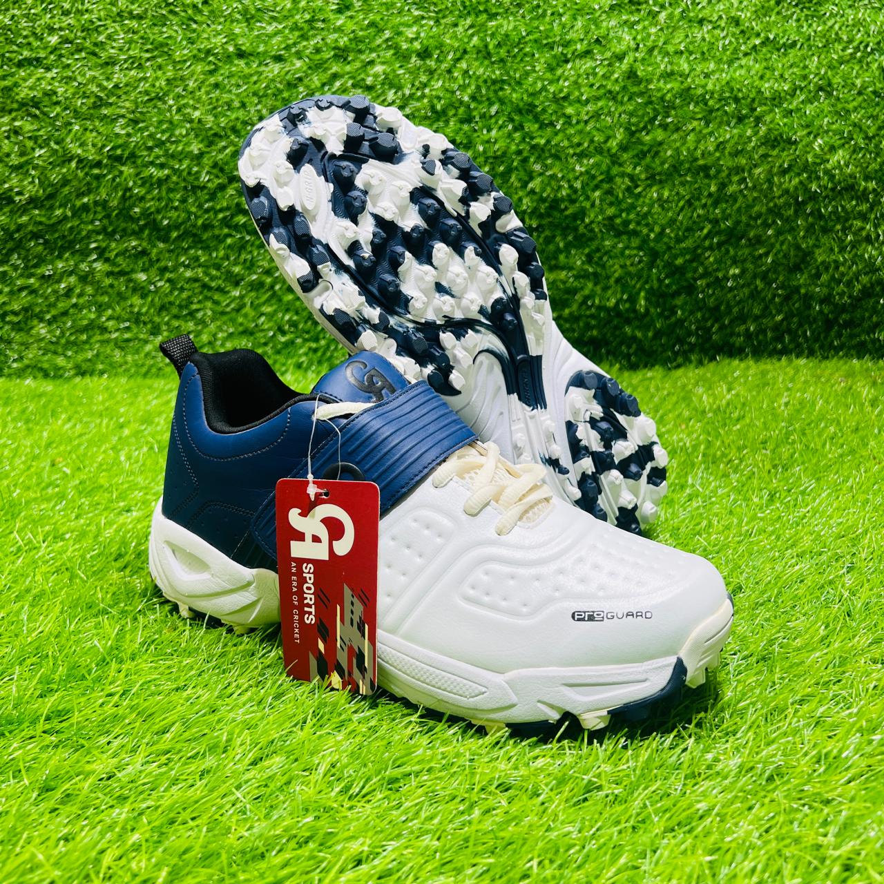 2205-CA Gripper PRO 70 Cricket Shoes – Durable Outsole, Reinforced Midfoot & All-Day Comfort