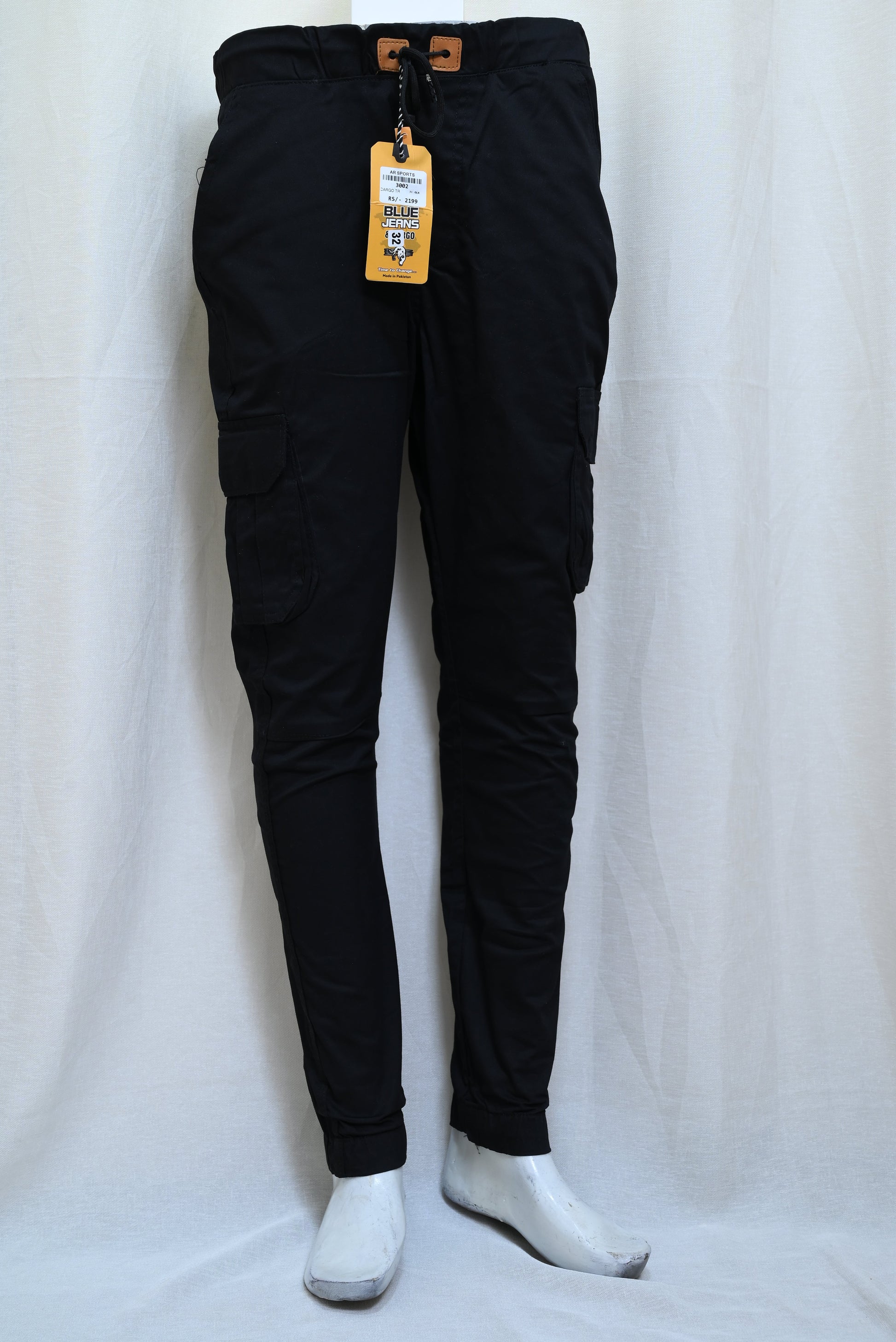 3002-Modern Slim Fit Cargo Trousers – Utility Style with Concealed Zip Fly