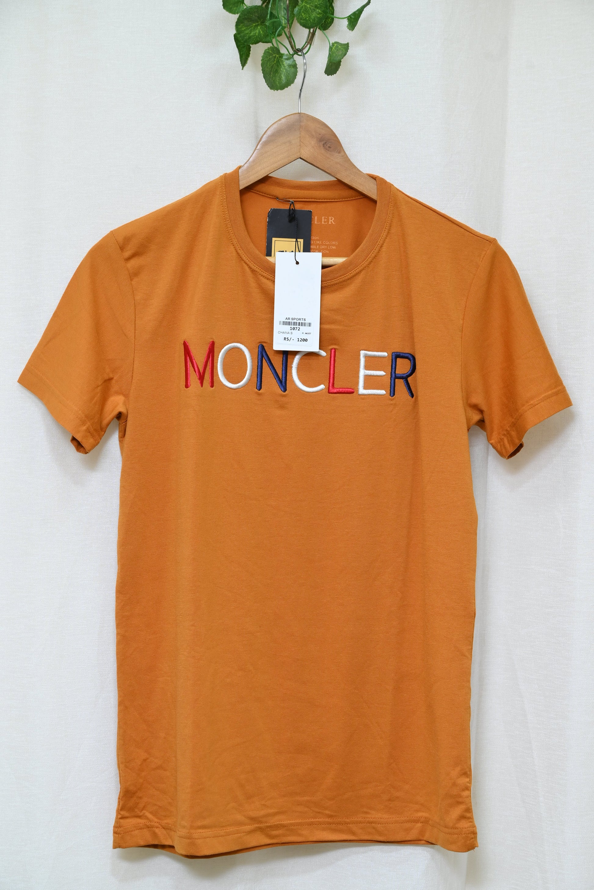 1072-Men’s Round Neck Shirt – Custom Fit, Cotton Stretch, Half Sleeves