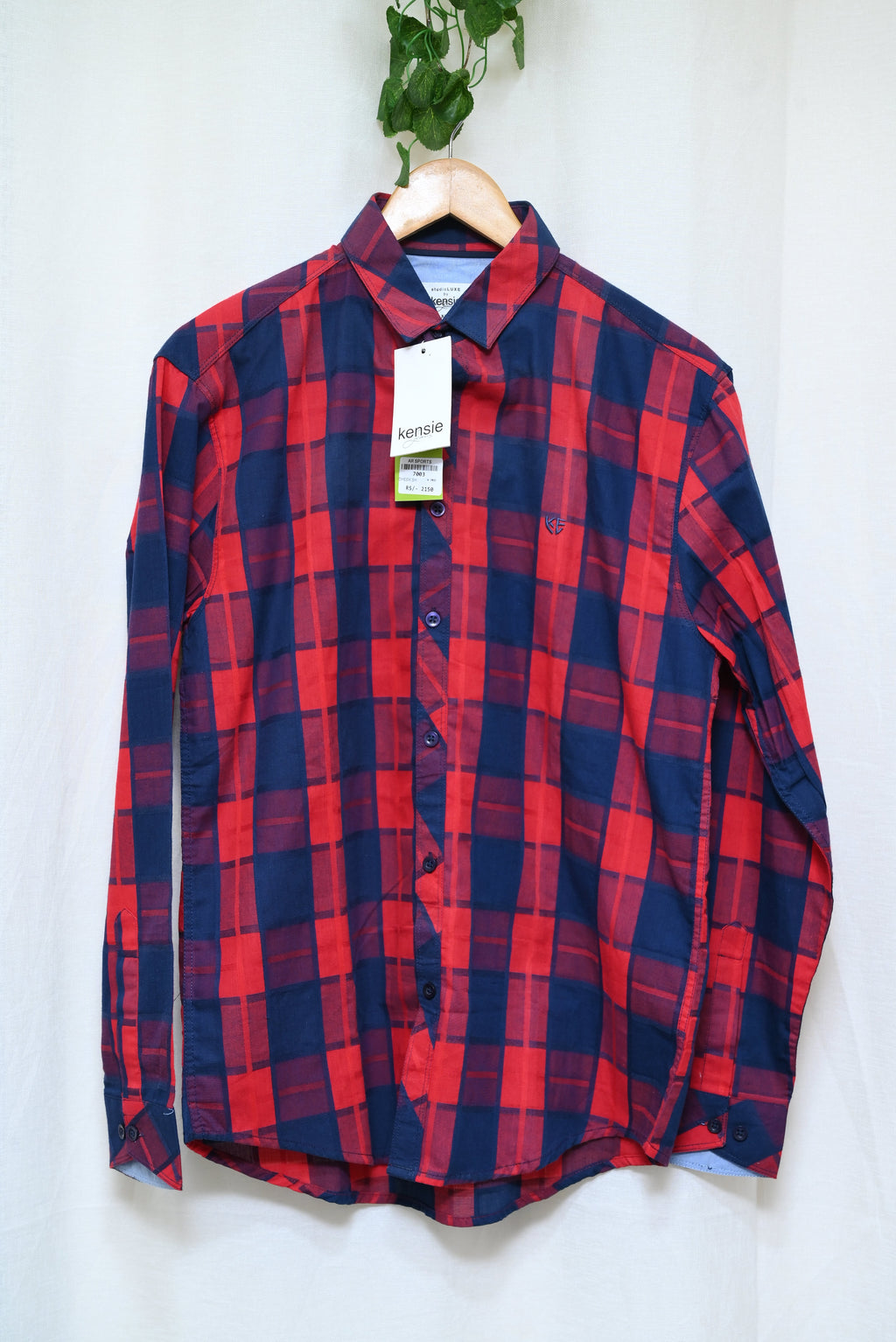 7003-Men’s Checkered Formal Shirt – Slim Fit, Crease-Resistant Cotton Blend