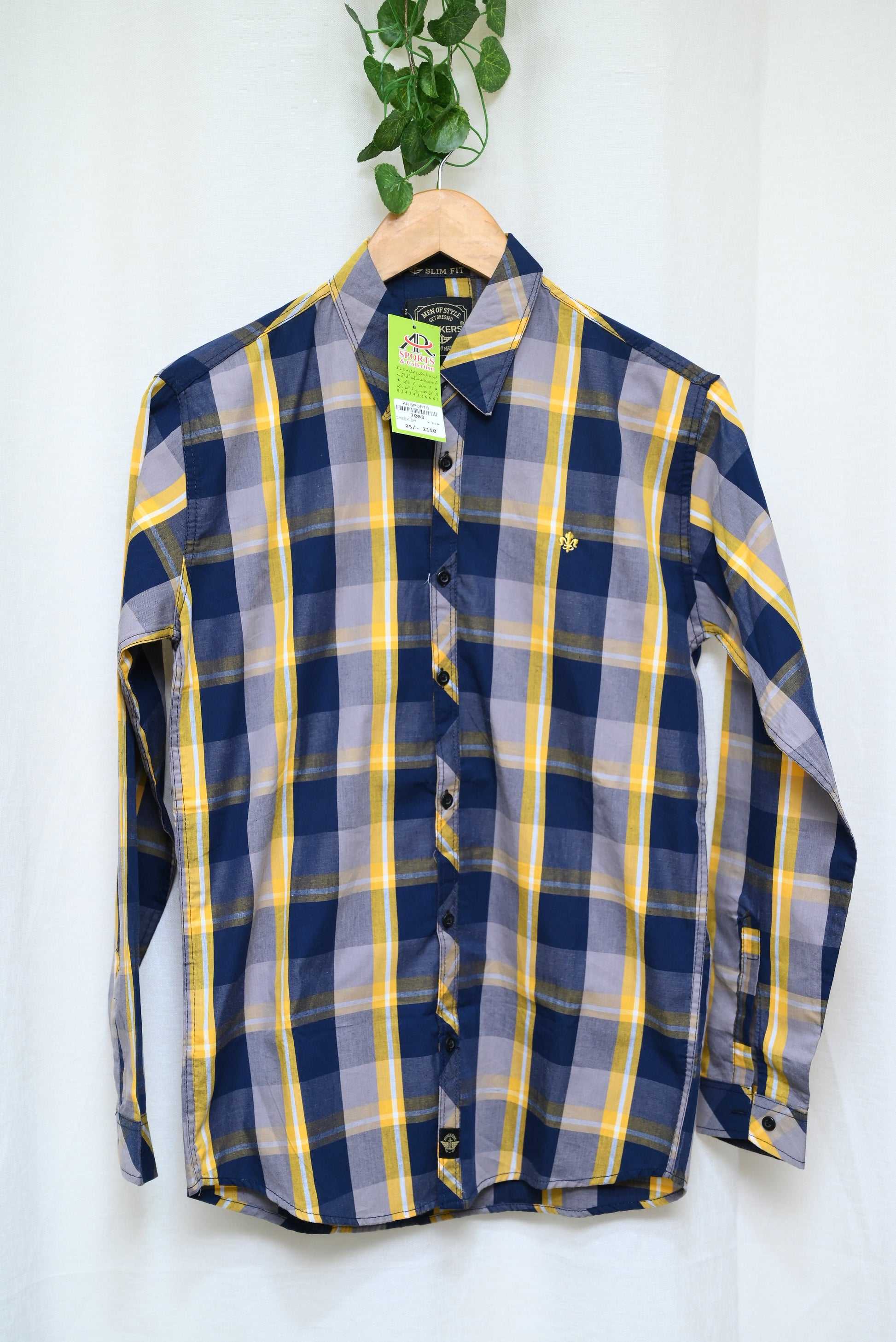 7003-Men’s Checkered Formal Shirt – Slim Fit, Crease-Resistant Cotton Blend