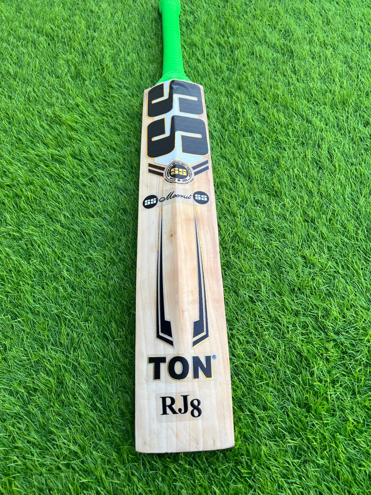 4247-SF Kashmiri Willow Cricket Bat – Reliable Power & Balance for Everyday Cricket