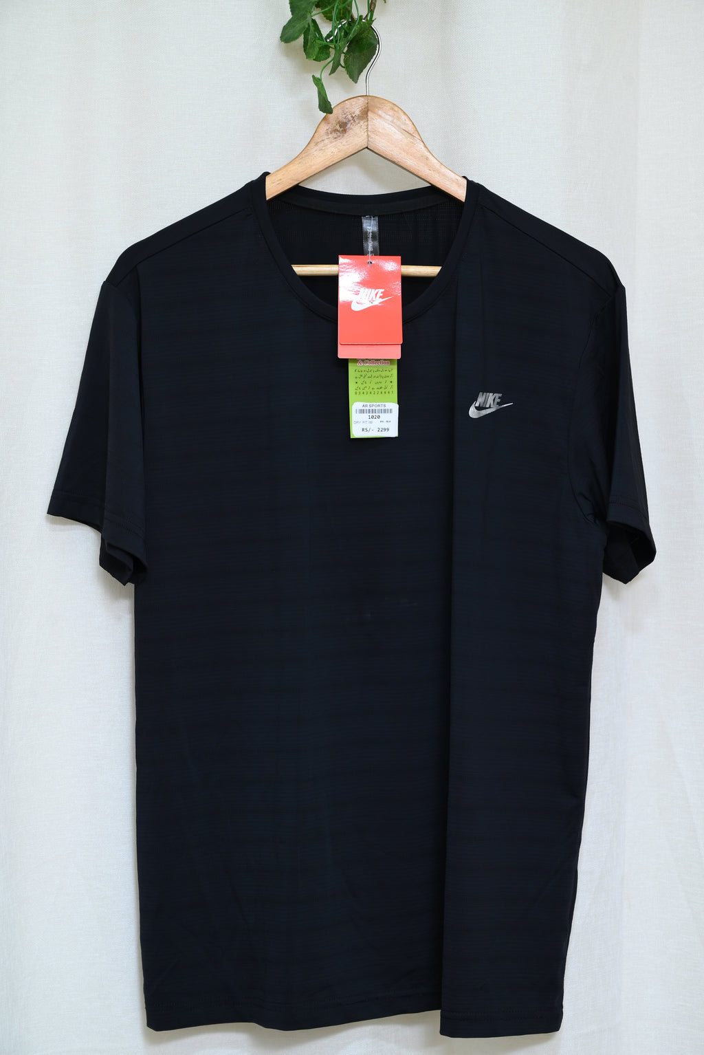 1020-Lightweight Stretch Half Sleeve Shirt – Men’s Custom Fit, Round Neck