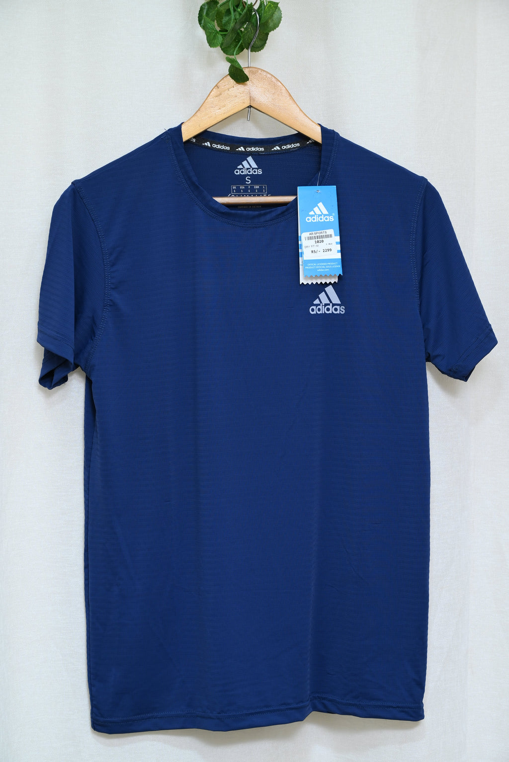 1020-Lightweight Stretch Half Sleeve Shirt – Men’s Custom Fit, Round Neck