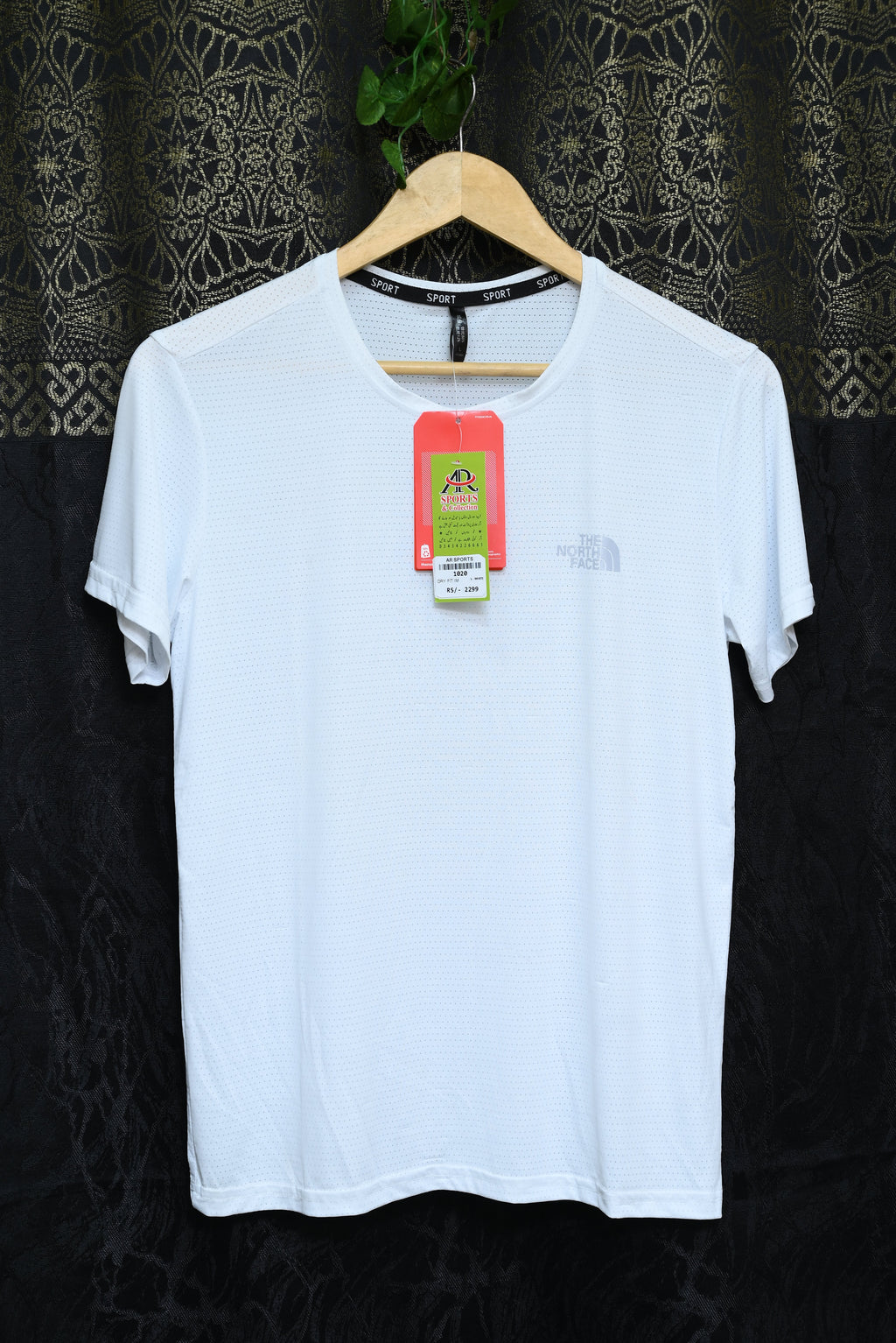 1020-Lightweight Stretch Half Sleeve Shirt – Men’s Custom Fit, Round Neck