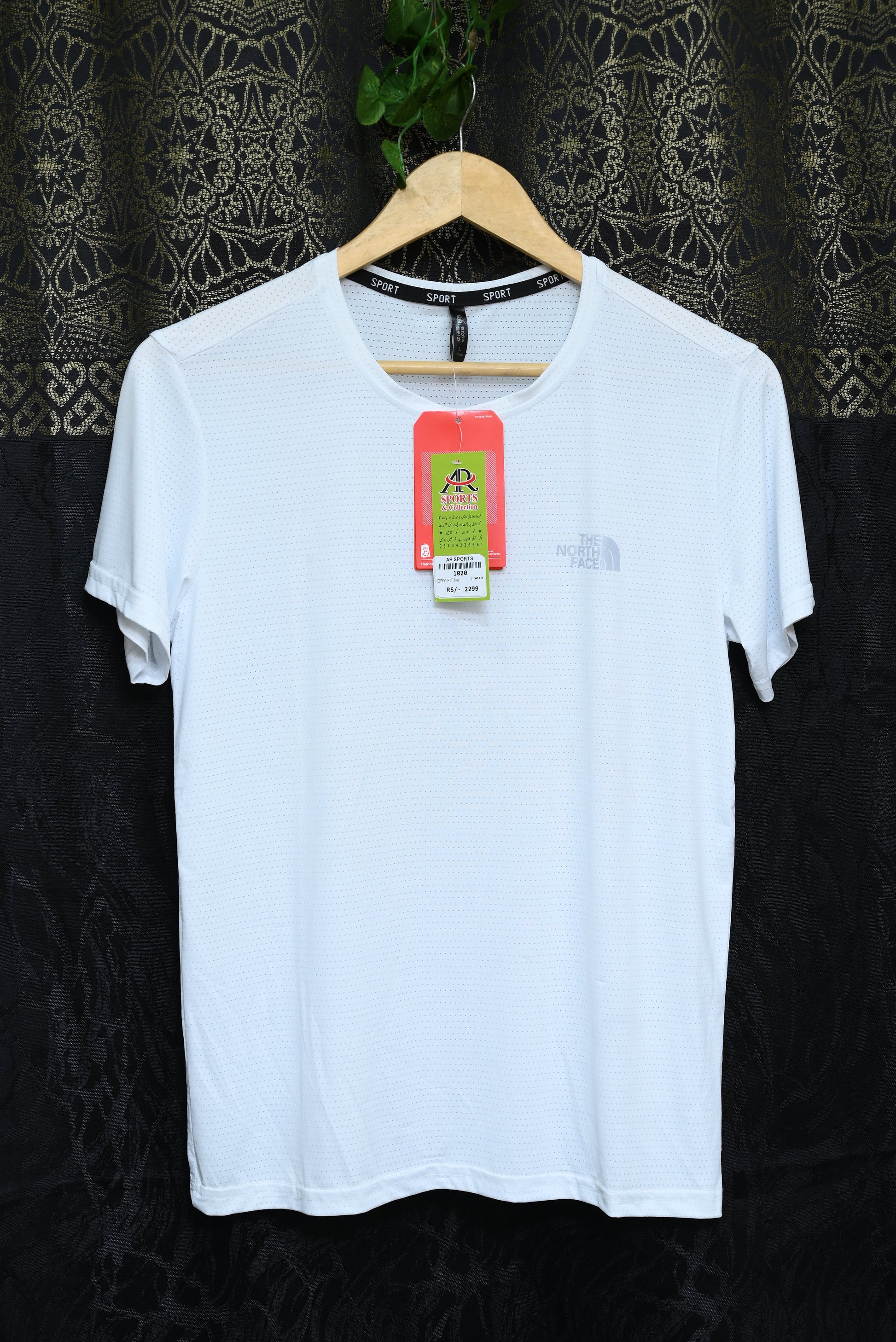 1020-Lightweight Stretch Half Sleeve Shirt – Men’s Custom Fit, Round Neck