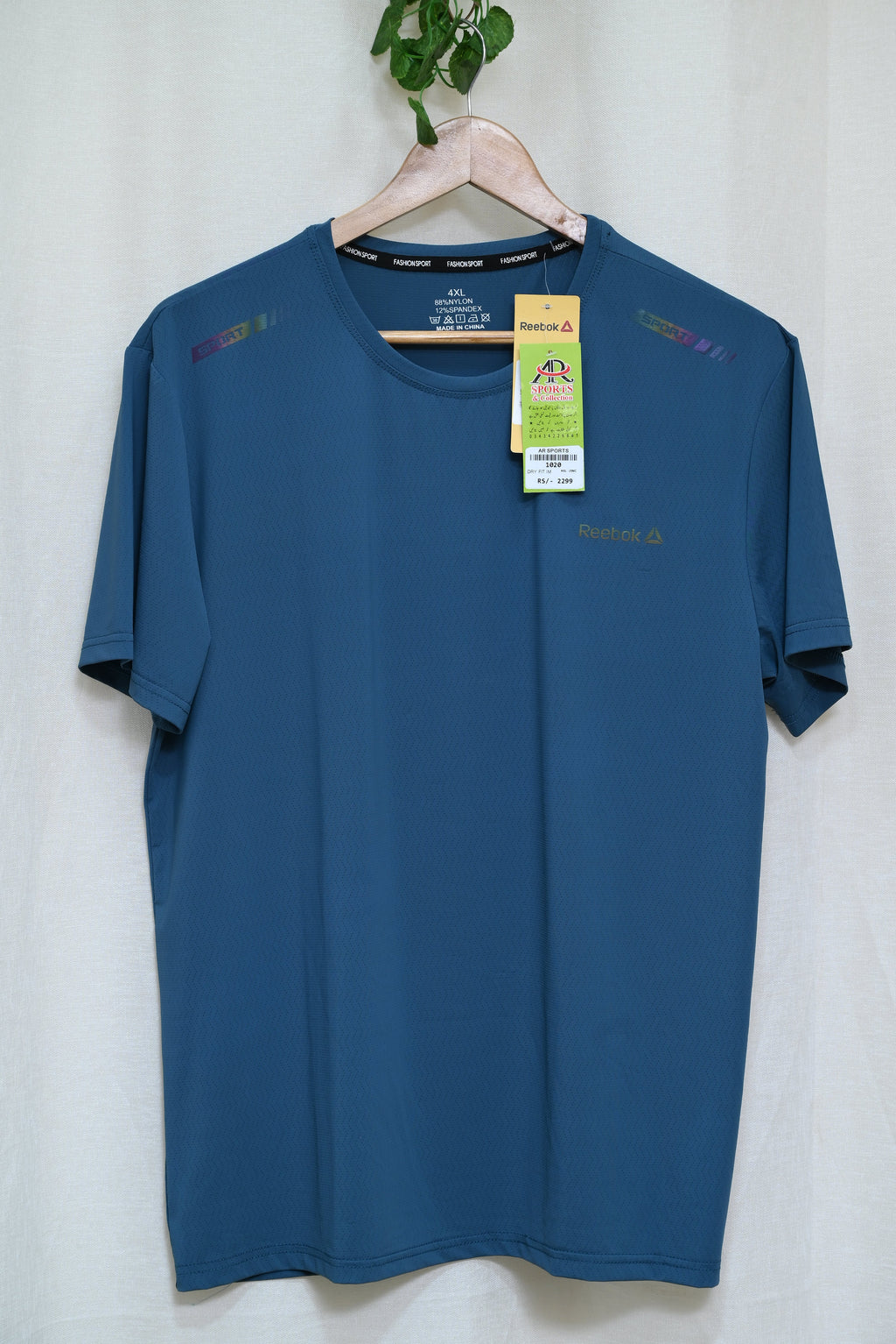 1020-Lightweight Stretch Half Sleeve Shirt – Men’s Custom Fit, Round Neck