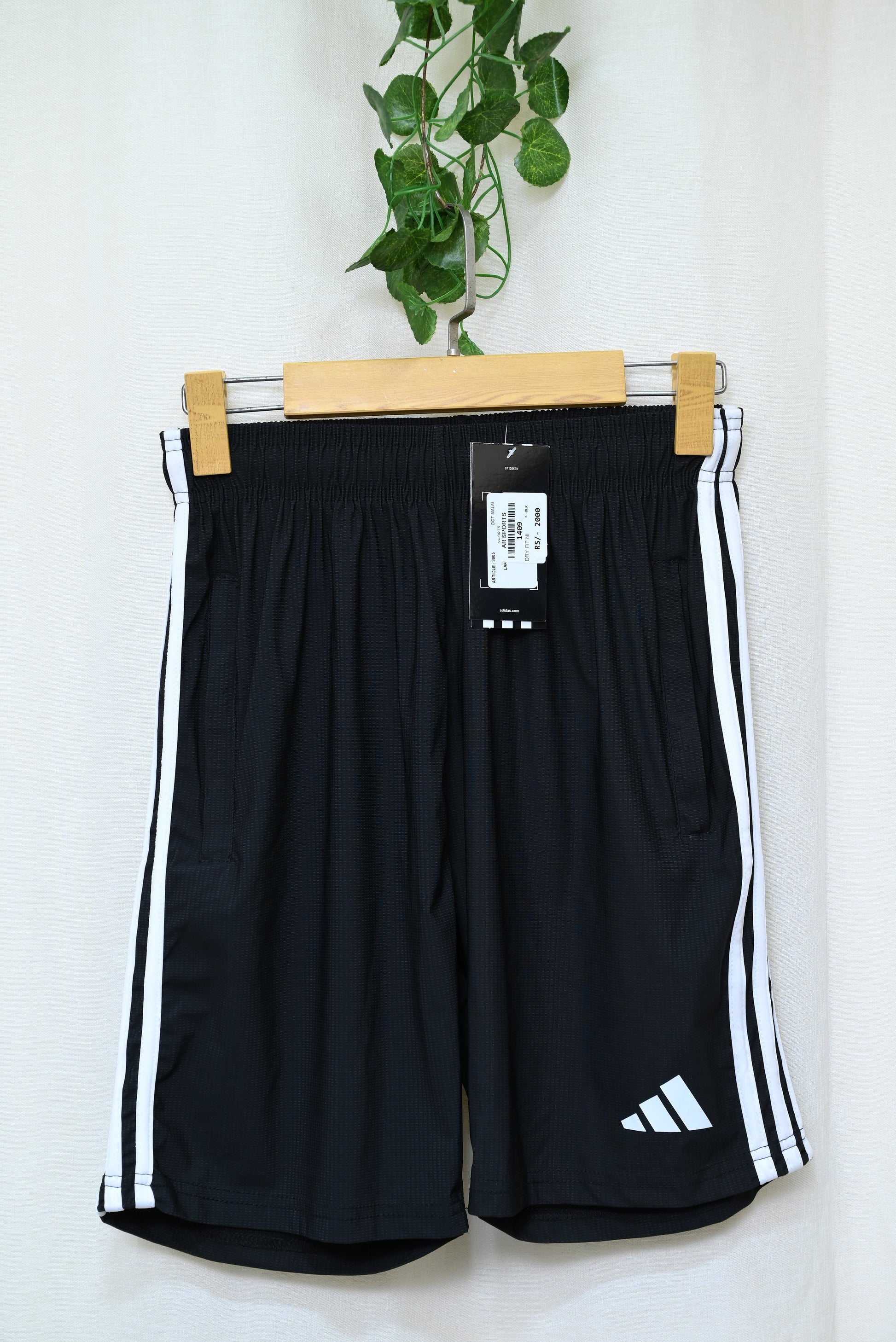 1409-Urban Smart Fit Men’s Shorts – Stretch Fabric for Casual & Nightlife