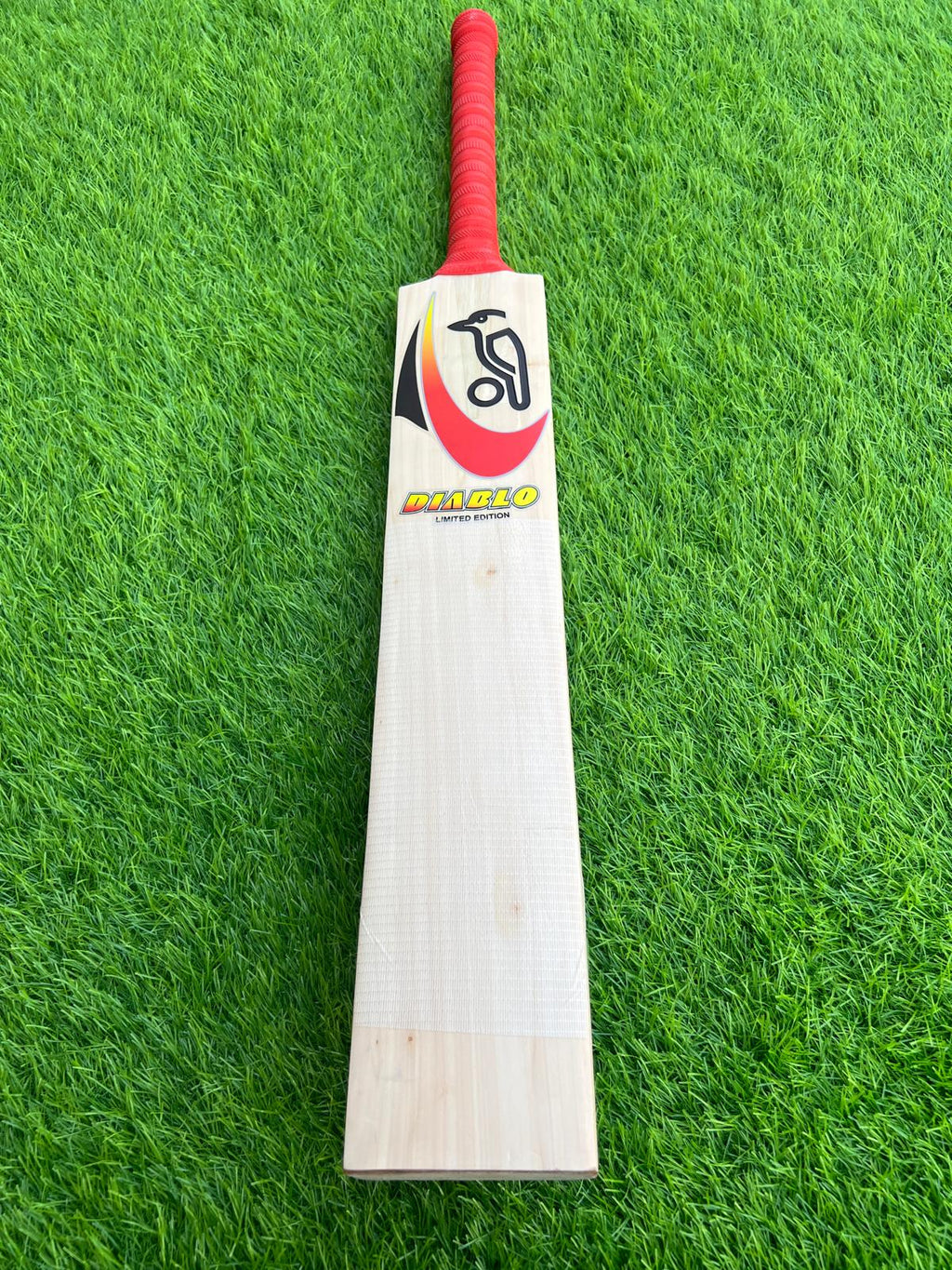 4178-Kookaburra English Willow Cricket Bat – Power and Precision