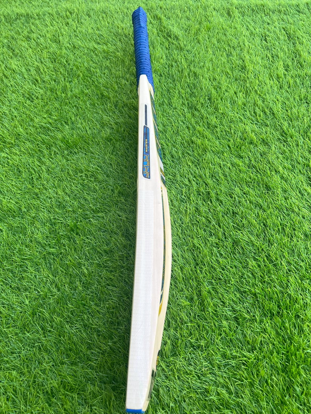 4242-SS Kashmiri Willow Cricket Bat | Reliable Hardball Bat for Powerful & Precise Play