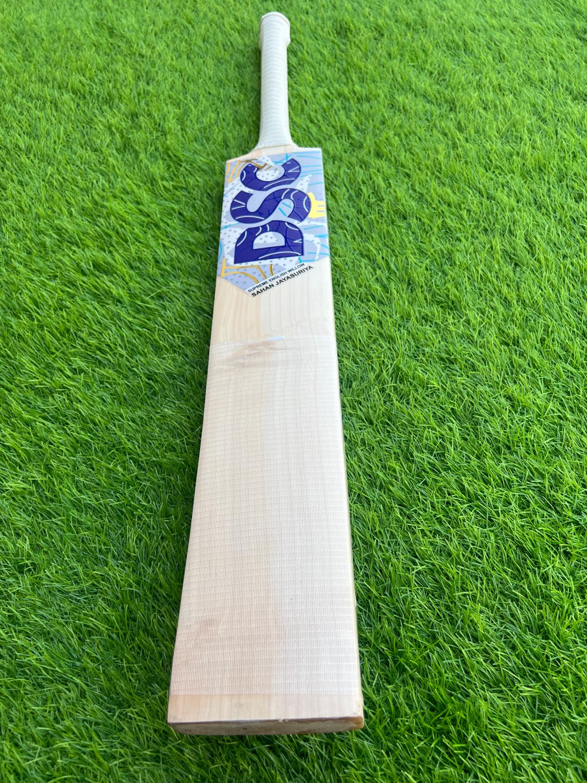 4173-DSC English Willow Cricket Bat – Superior Quality & Performance