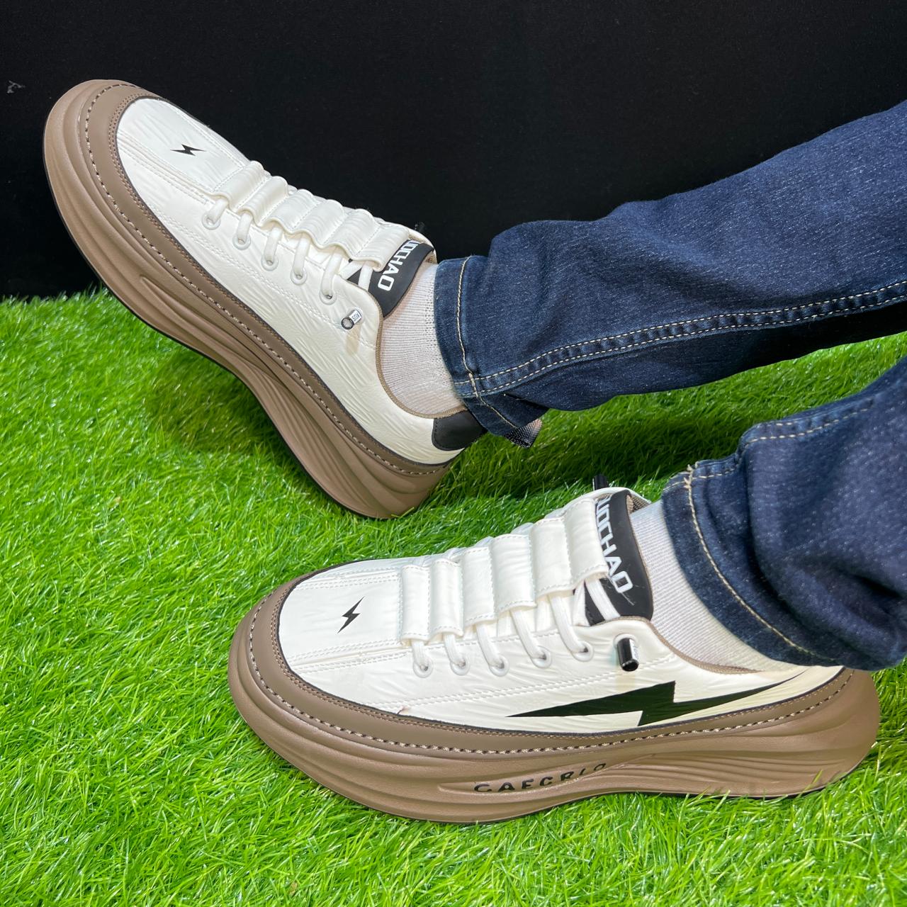 2303-Premium Flash Mesh Sneakers – Lightweight, Breathable & Cushioned for Urban Adventures