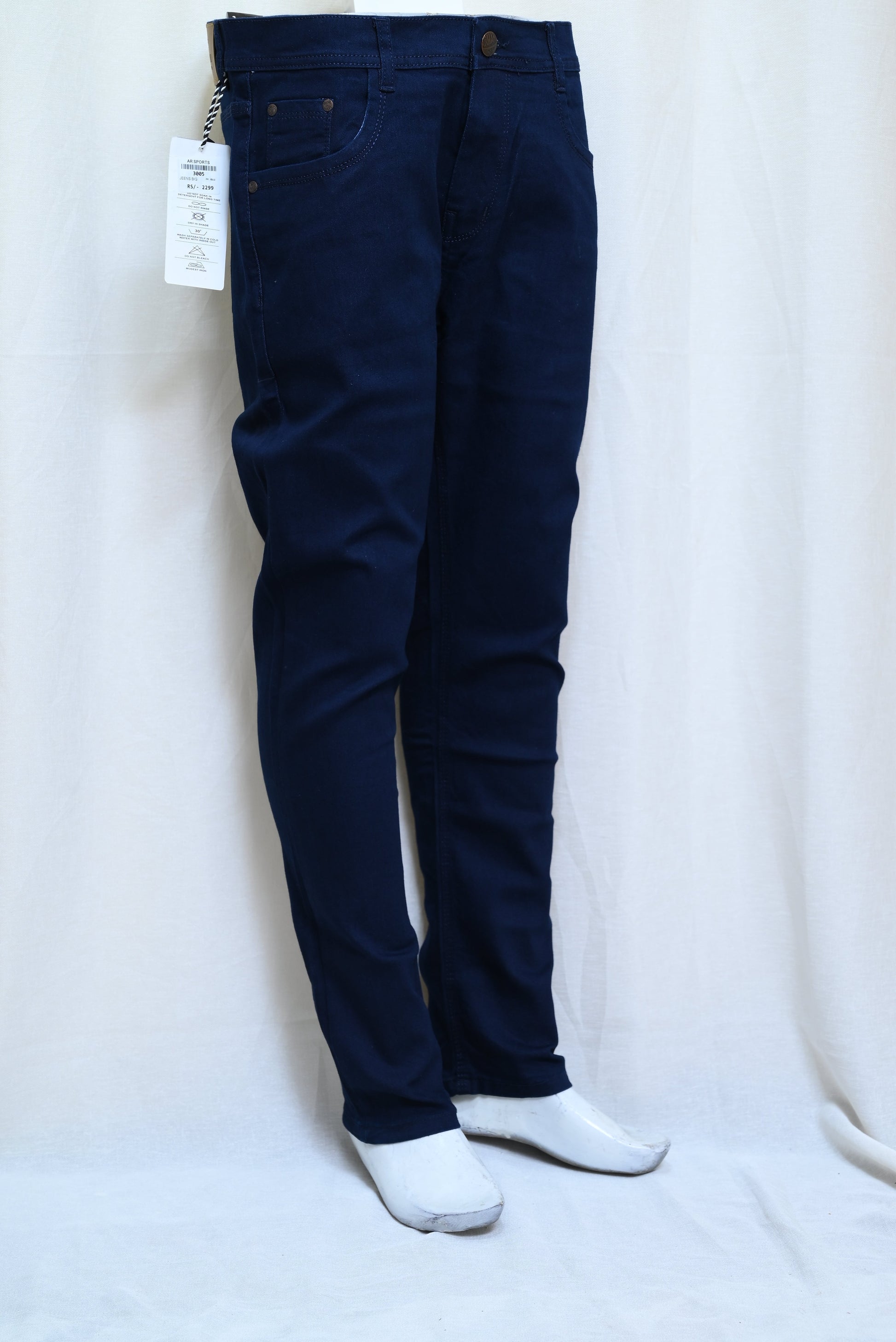 3005-Men’s Tailored Slim Fit Jeans – Sharp Look, Comfortable Fit