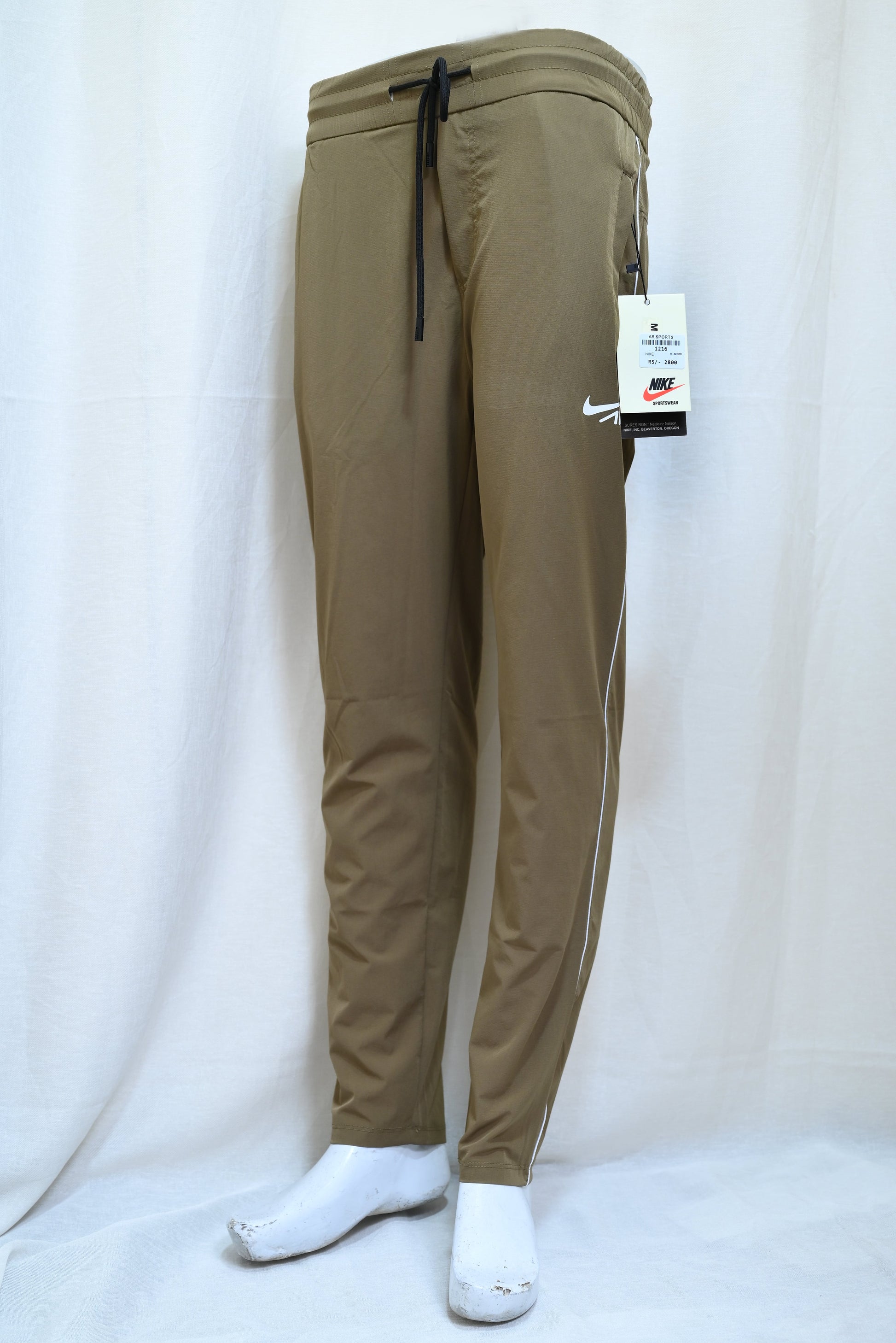 1216-From Desk to Dinner – The Lycra Air Pants That Do It All