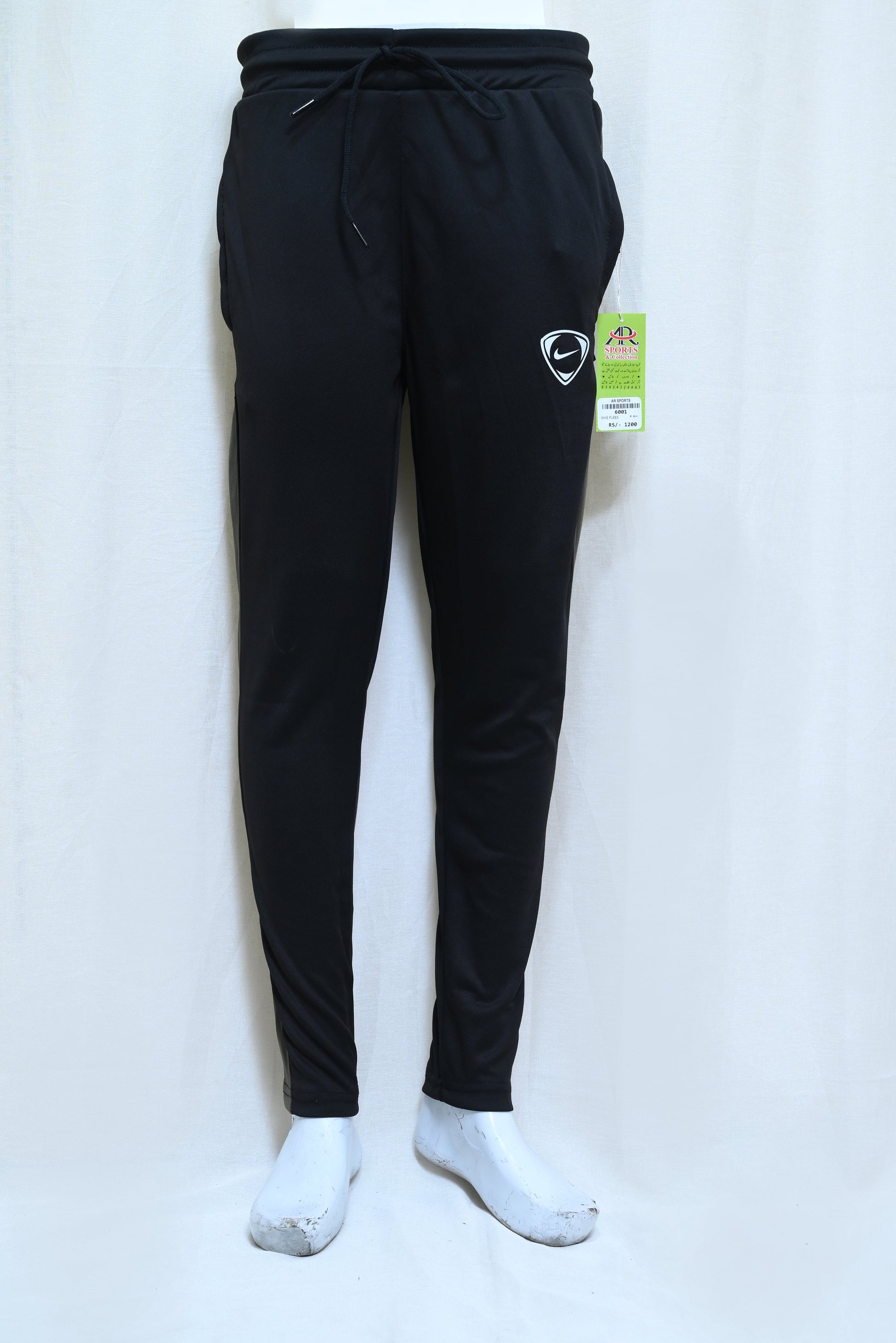 6001-Nike Men’s Fleece Trousers – Soft, Warm & Athletic Fit Bottoms