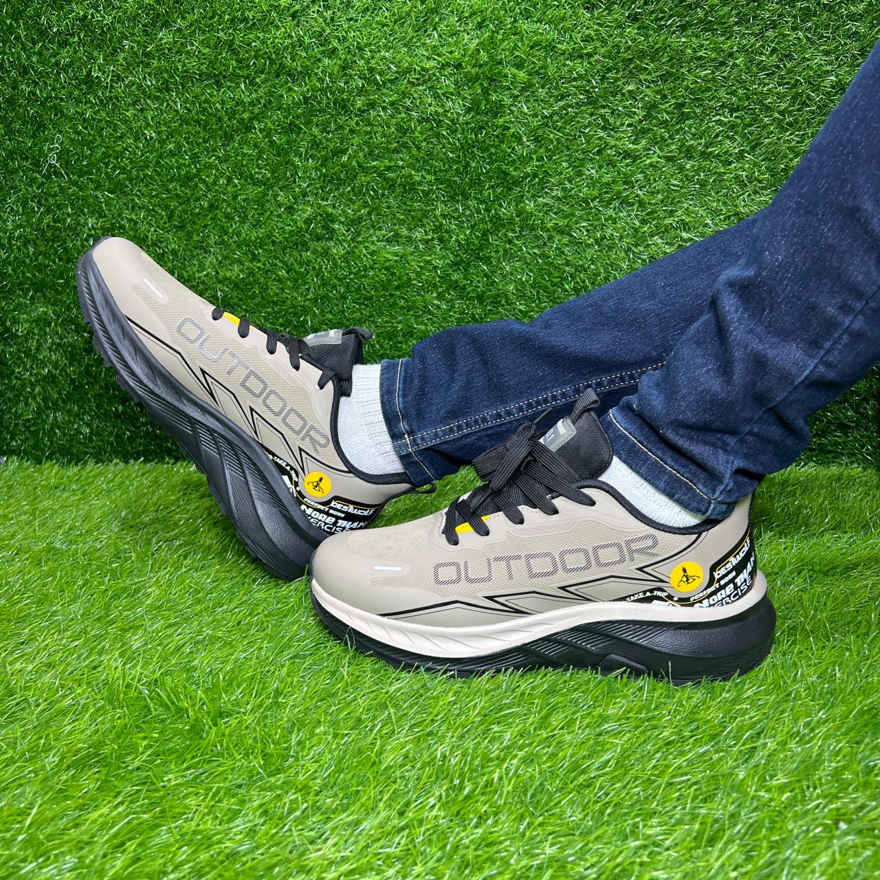 2302-Sleek Minimalist Outdoor Mesh Sneakers – Comfortable, Durable & Easy-Care Footwear