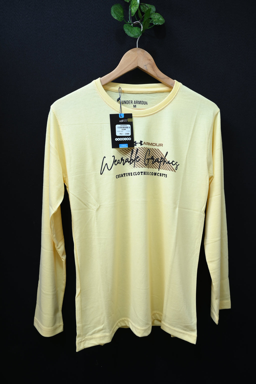 6104-Under Armour Men’s Performance Shirt – Moisture-Wicking, Lightweight & Athletic Fit Tee