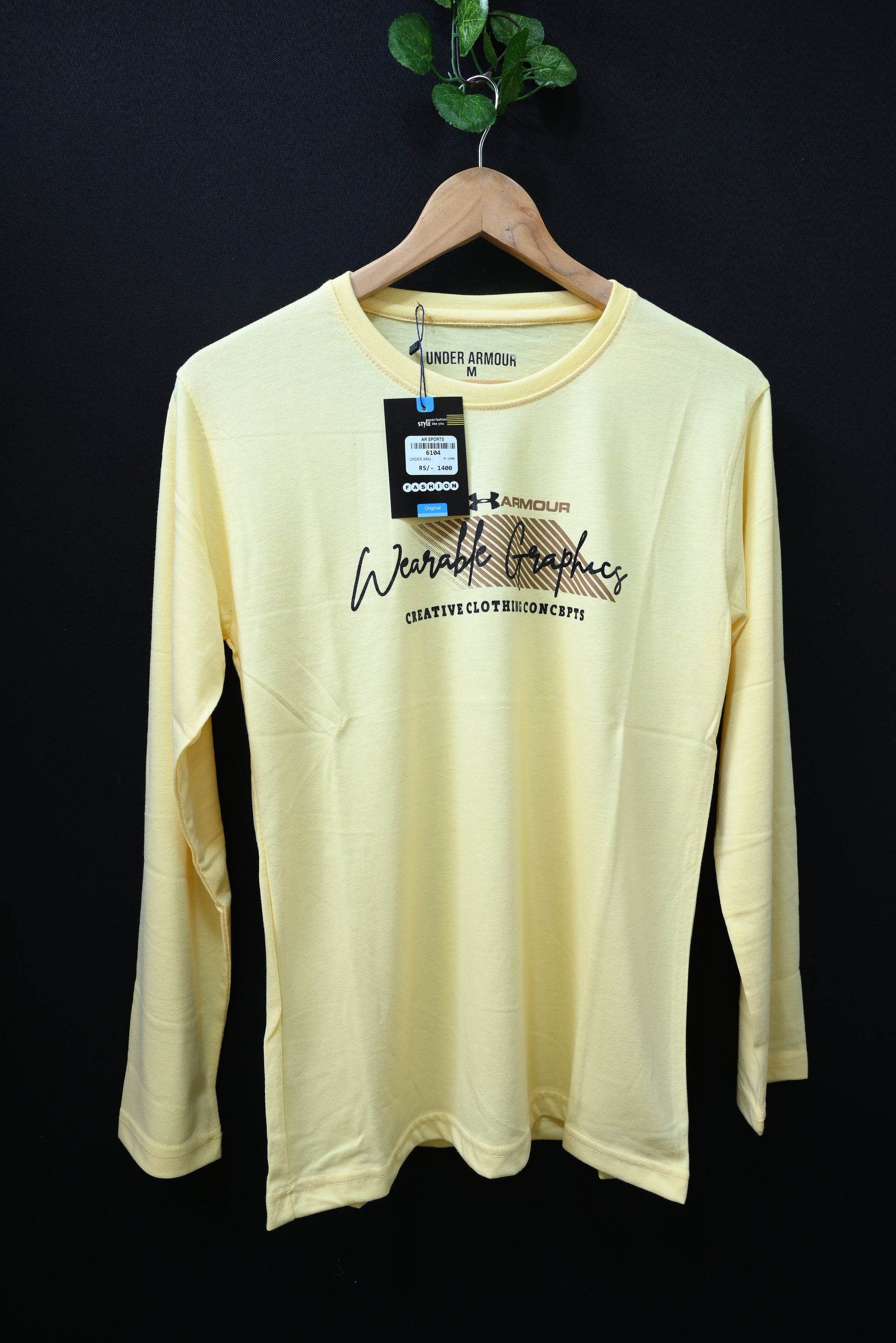 6104-Under Armour Men’s Performance Shirt – Moisture-Wicking, Lightweight & Athletic Fit Tee