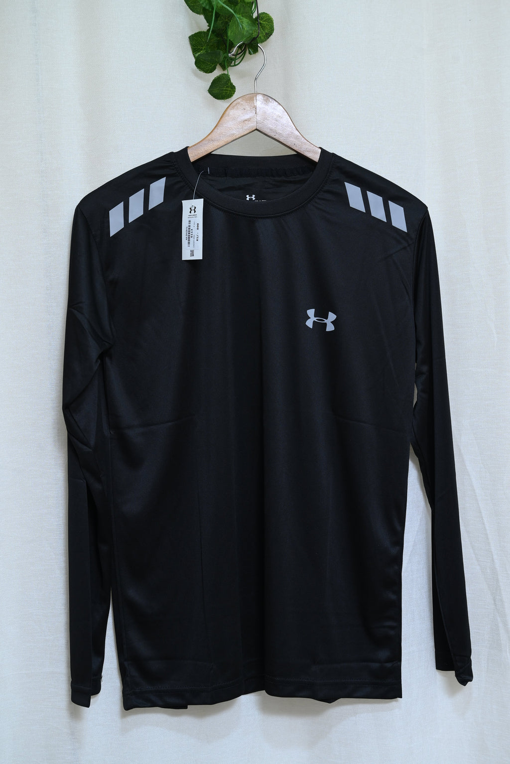 6113-Under Armour Men’s Performance Shirt – Moisture-Wicking, Lightweight & Athletic Fit Training Tee