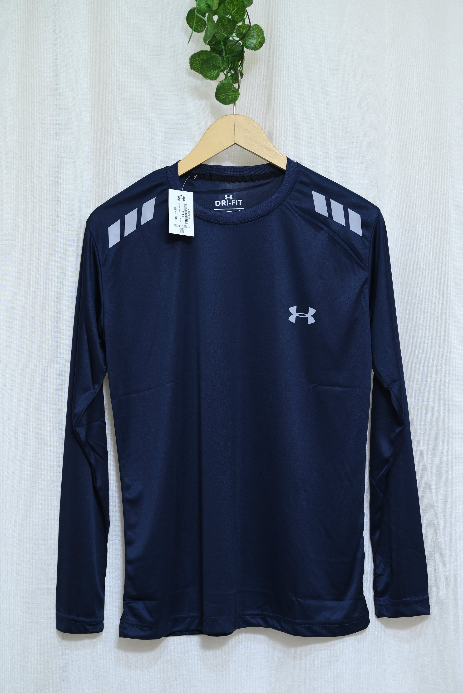 6113-Under Armour Men’s Performance Shirt – Moisture-Wicking, Lightweight & Athletic Fit Training Tee